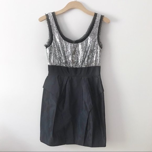 BCBGeneration Sequin Raw Edge Fringe Cocktail Mini Dress Silver Navy Blue Size 2 - Picture 1 of 12